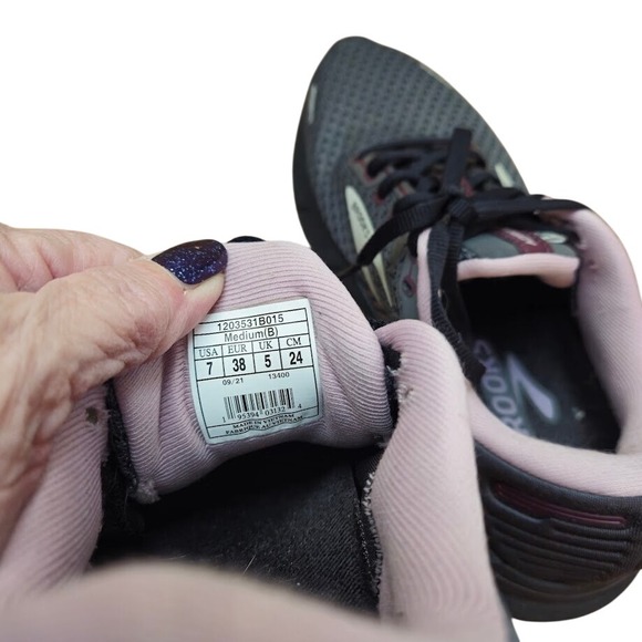 Brooks Women Pearl/Black/Metallic Adrenaline GTS22 Sneakers Sz 7B - Picture 4 of 10